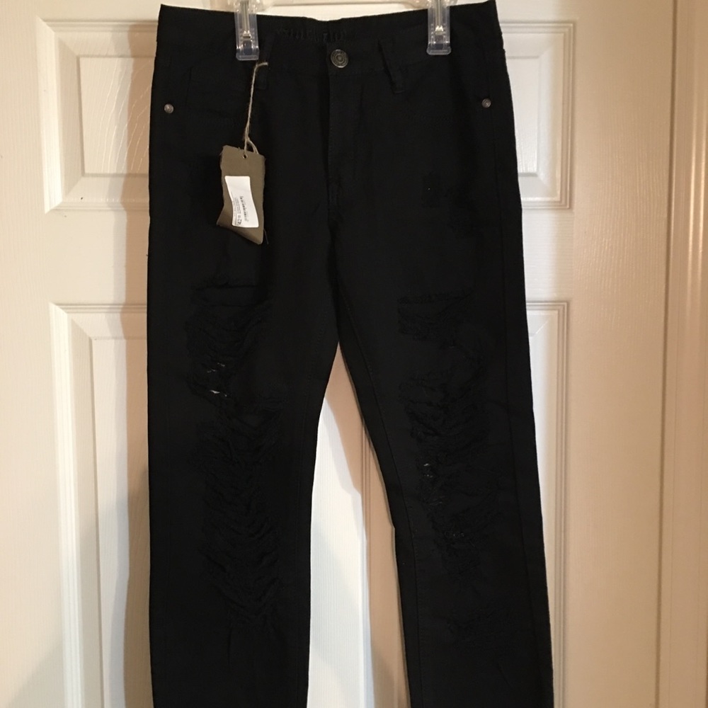 MACHINE-Black destroyed denim!